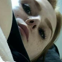 Амбър Адамс Голи