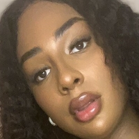 Амбър Оназис Голи