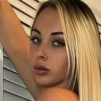 Амбър Сноу Голи