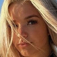 Ашли Уолъс Голи