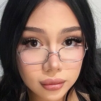 Камила Холгуин Голи