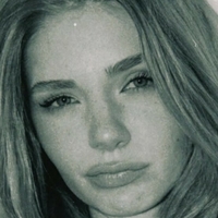 Джей Адривнна Голи