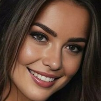 Ела Миа Фостър Голи