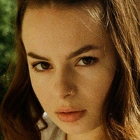 Емили Покер Голи