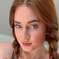 Фелисити Фрекъл Голи