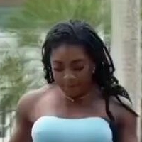 Ивон Айви Голи