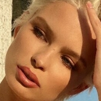 julialogan Голи