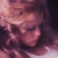 Лесли Лия Голи