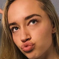 Миа Мастров Голи