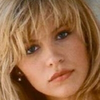 Памела Андерсън Голи