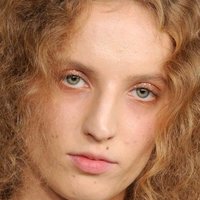 Петра Колинс Голи