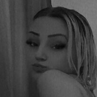 Фийби Фазакърли Голи