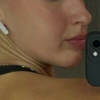 Попи Конър Голи