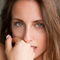 Скинбърд Голи