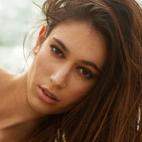 Стефани Аджиус Голи