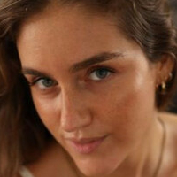 Трини Лаусен Голи