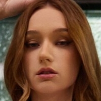 Тъши Роу Голи