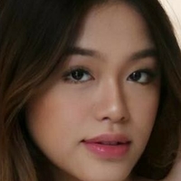 Валъри Версаче Голи